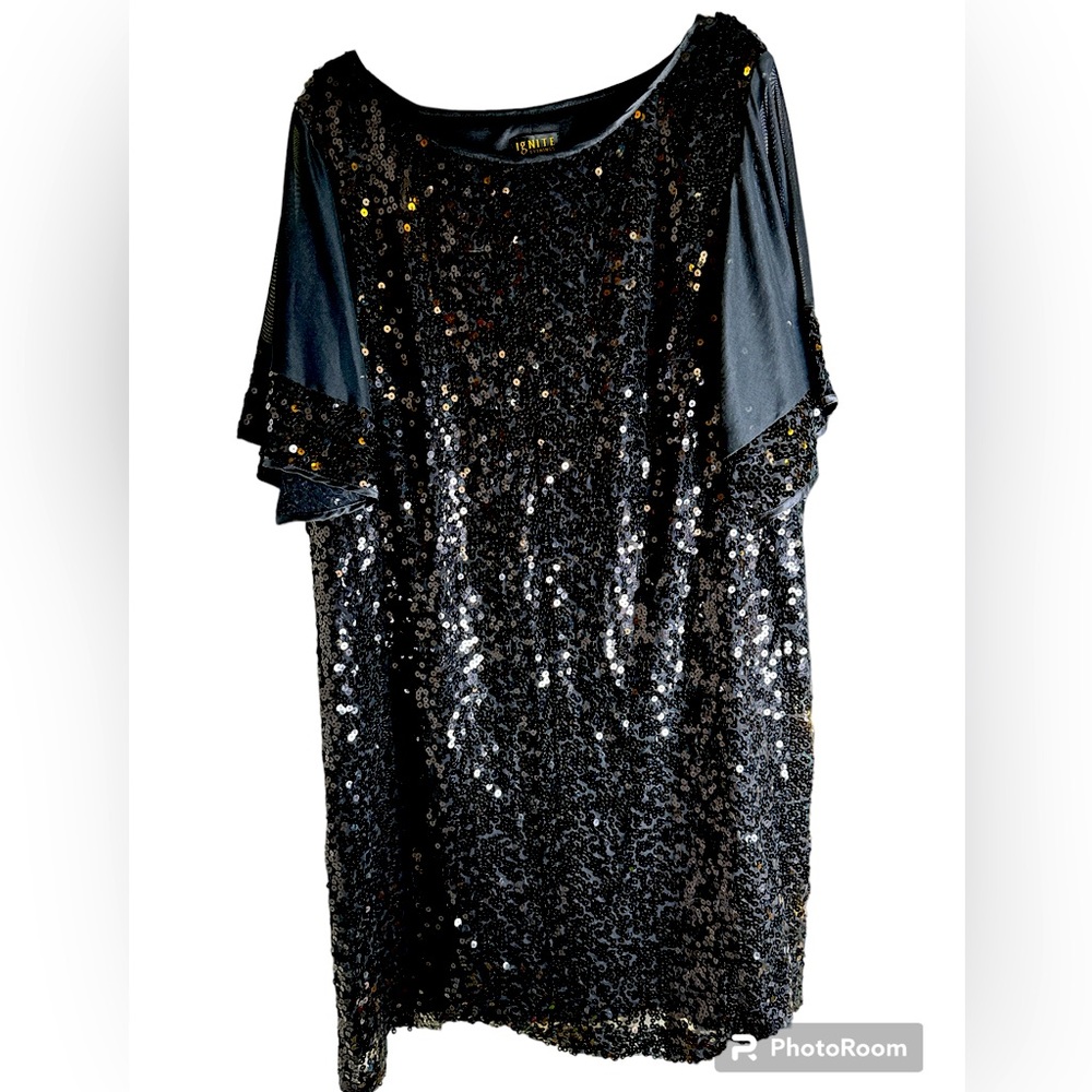 Ignite by Carollin black short sleeve sequined semiformal size 22W